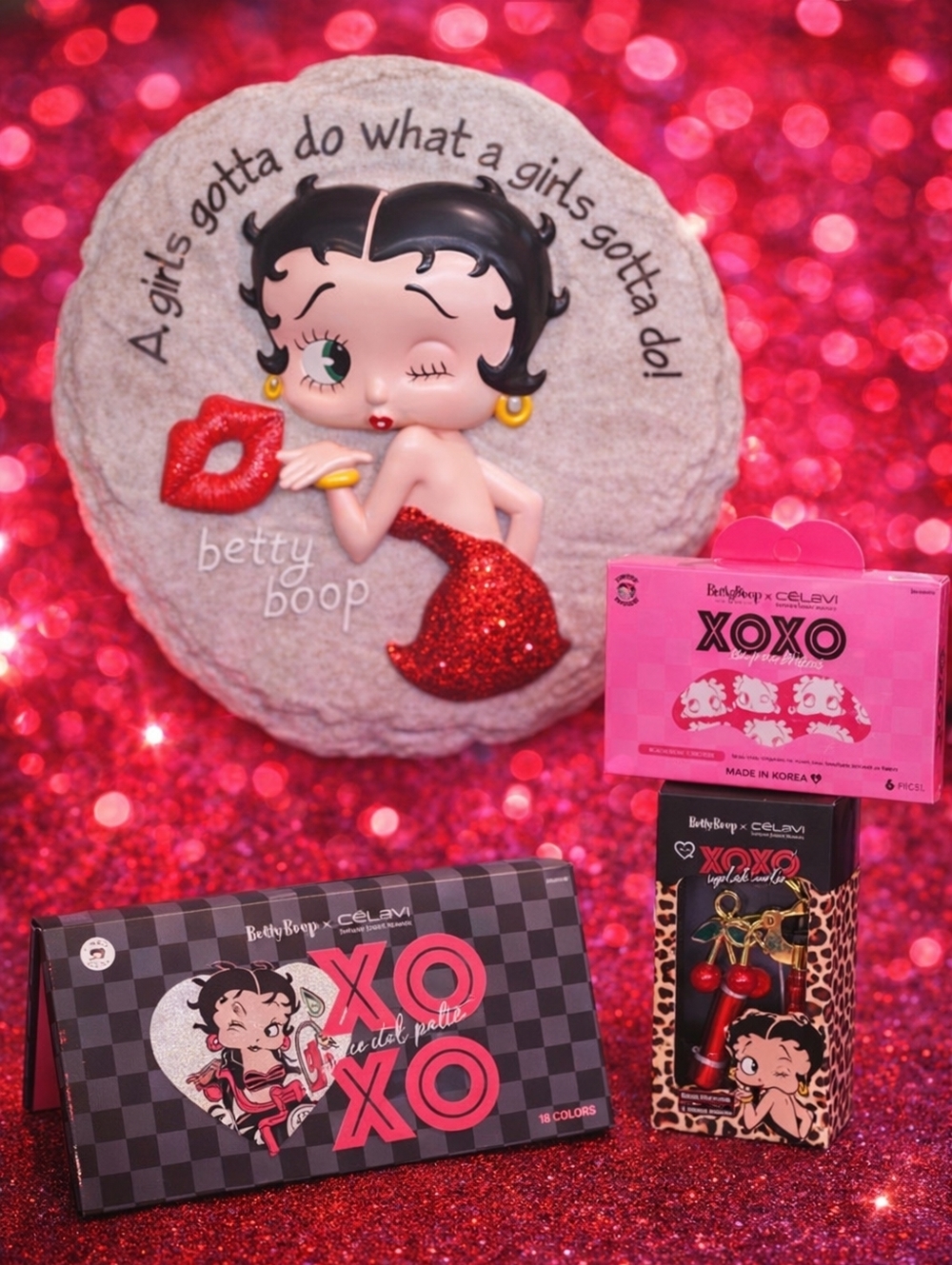 Betty Boop × CélaVi XOXO Bundle – Eyeshadow Palette, Eyelash Curler & Nose Strip - Picture 3 of 6